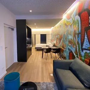 Blackhome I Contactless Check-in Apartahotel Graz
